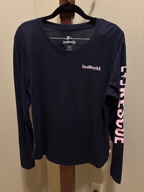 SeaWorld Women's Navy Long Sleeve Tee with Pink Logo